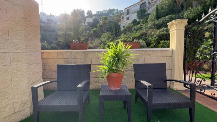 Fantastische Villa mit Meerblick, 5 Schlafzimmern, 4 Bädern, Privatpool und Garage