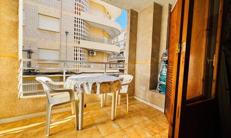 Appartement mit 1 Schlafzimmer und 1 Badezimmer im Zentrum von La Mata, nur 50 m vom Strand