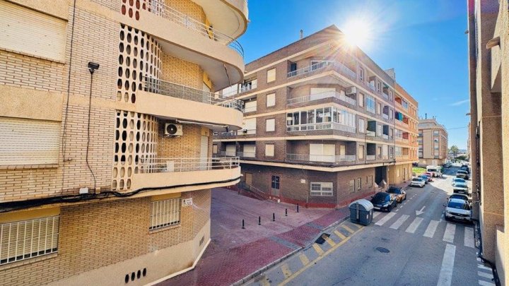 Appartement mit 1 Schlafzimmer und 1 Badezimmer im Zentrum von La Mata, nur 50 m vom Strand