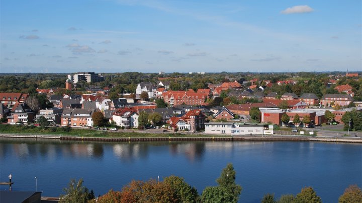 Bei Rendsburg: 1-A Kanalblick, repräsentative Büroflächen! OTTO STÖBEN!