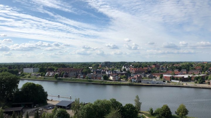 Bei Rendsburg: 1-A Kanalblick, repräsentative Büroflächen! OTTO STÖBEN!