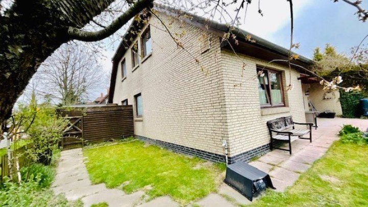 Einfamilienhaus mit möglicher Wohnung im OG! Beliebte Lage in Wilster! Otto Stöben GmbH