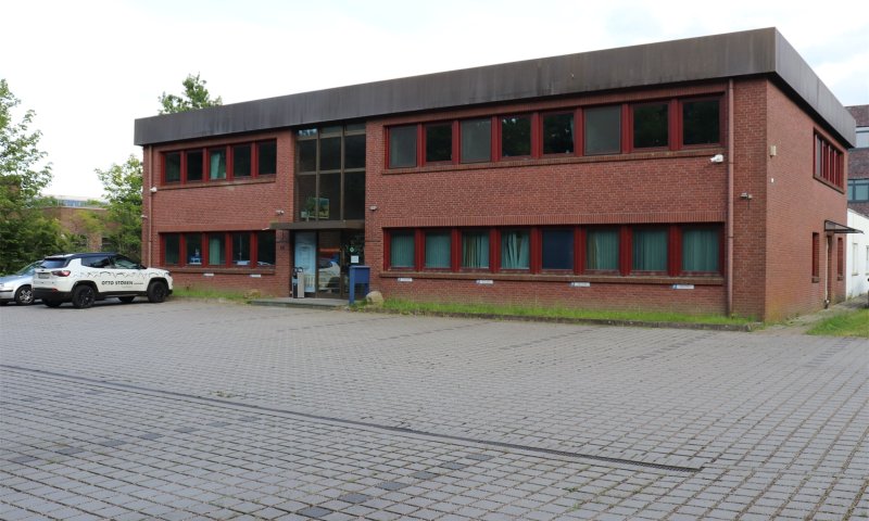 Kiel-Wellsee: Büroflächen im EG mit Stellplätzen!OTTO STÖBEN!