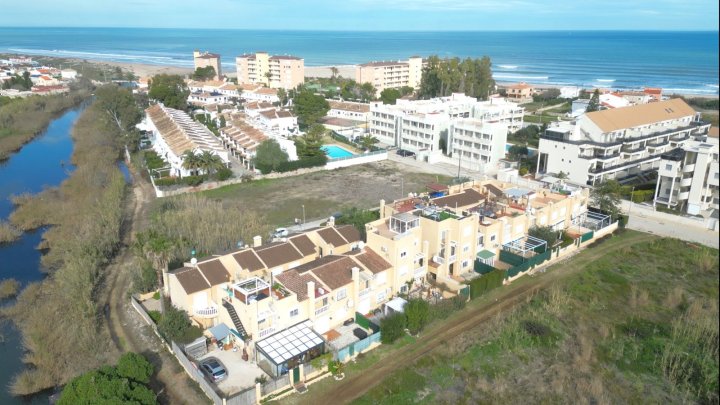 Strandnahes Apartment mit Balkon in Les Deveses