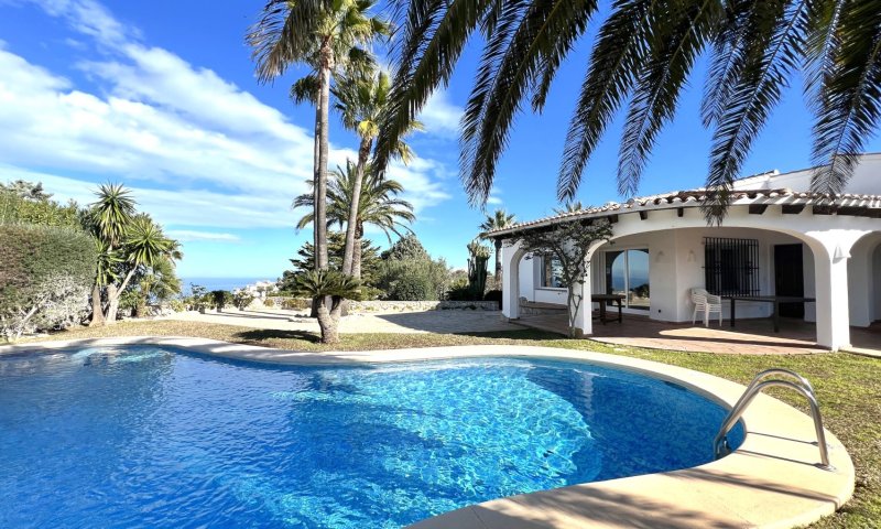 Exklusive Villa im Finca-Stil mit traumhaften Panoramablick, Pool und luxuriösem Gartenparadies am Monte Pego