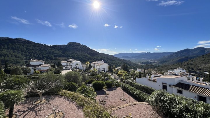 Exklusive Villa im Finca-Stil mit traumhaften Panoramablick, Pool und luxuriösem Gartenparadies am Monte Pego