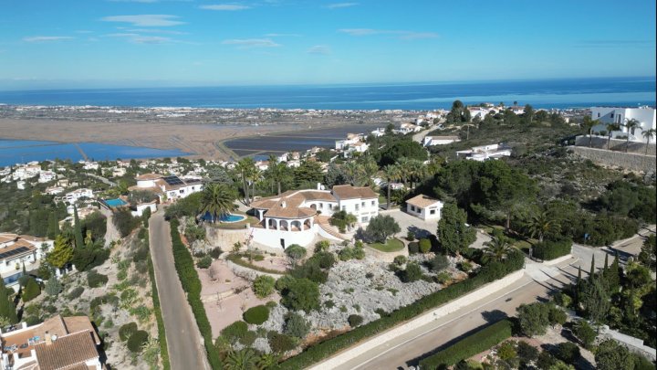 Exklusive Villa im Finca-Stil mit traumhaften Panoramablick, Pool und luxuriösem Gartenparadies am Monte Pego