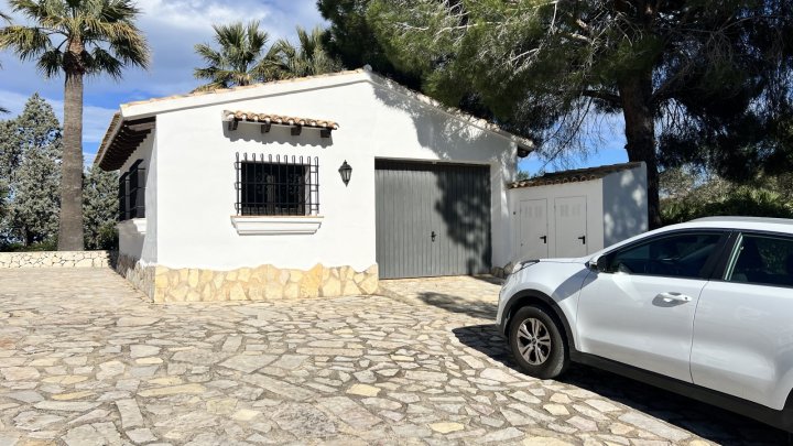 Exklusive Villa im Finca-Stil mit traumhaften Panoramablick, Pool und luxuriösem Gartenparadies am Monte Pego