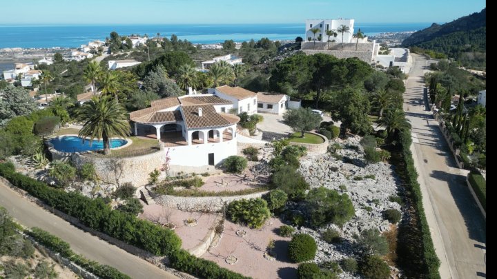 Exklusive Villa im Finca-Stil mit traumhaften Panoramablick, Pool und luxuriösem Gartenparadies am Monte Pego