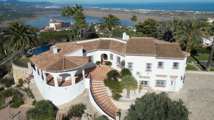 Exklusive Villa im Finca-Stil mit traumhaften Panoramablick, Pool und luxuriösem Gartenparadies am Monte Pego