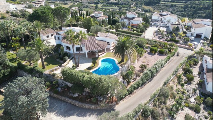 Exklusive Villa im Finca-Stil mit traumhaften Panoramablick, Pool und luxuriösem Gartenparadies am Monte Pego