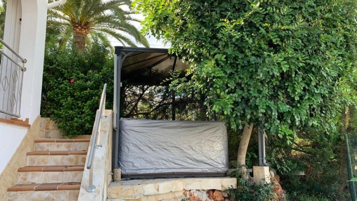 Gepflegte Wohlfühloase in Denia am Montgo mit Gemeinschaftspool und Meersicht