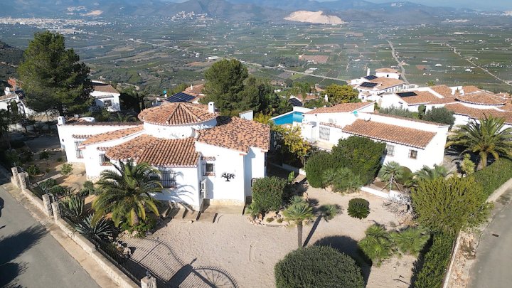 Wunderschöne, ebenerdige Villa am Monte Pego mit Meerblick und BBQ etc.