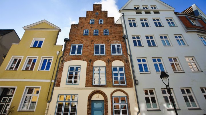 2 Zi. ETW in Backsteinrenaissance, zwischen Dom & Trave, Lübecker Altstadtinsel OTTO STÖBEN GmbH