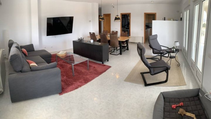 Exklusive Villa mit 3 Schlafzimmern, 2 Bädern, Privatpool, Garage und traumhaftem Meer- und Küstenpanorama