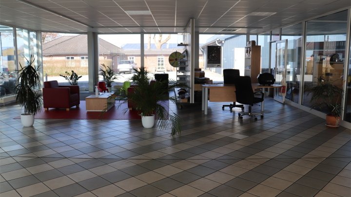 Autohaus mit Werkstatt und Ausstellungshalle! OTTO STÖBEN!
