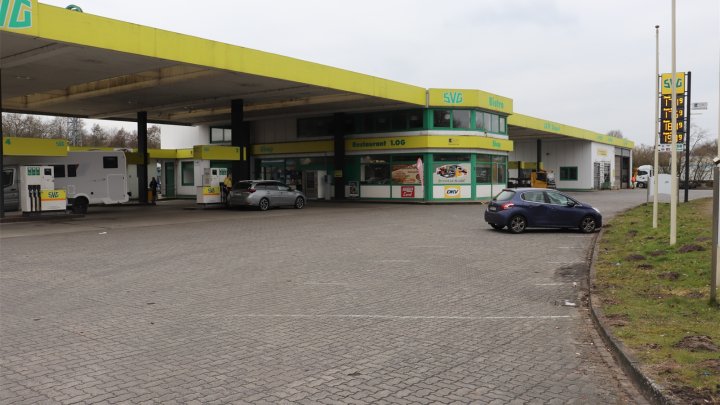 Rarity! Gastrofläche direkt über der Tankstelle! Optimal für ein Lieferservice! OTTO STÖBEN!