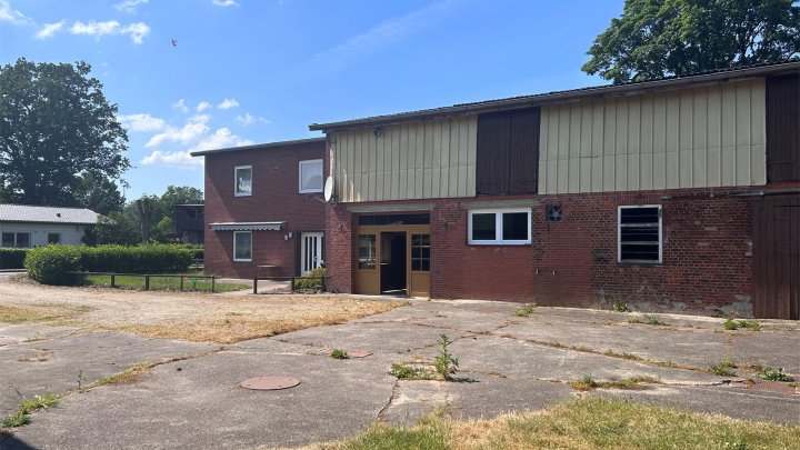 Vielseitiger Resthof mit 2 Wohneinheiten zwischen HH-Norderstedt - Neumünster OTTO STÖBEN GmbH