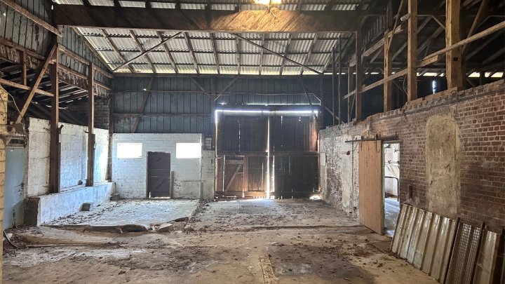 Vielseitiger Resthof mit 2 Wohneinheiten zwischen HH-Norderstedt - Neumünster OTTO STÖBEN GmbH