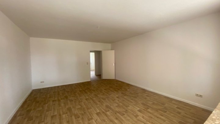 Frisch renovierte 4 Zi-Whg im EG + Balkon + Gäste-WC + Kellerraum in Brunsbüttel Otto Stöben GmbH