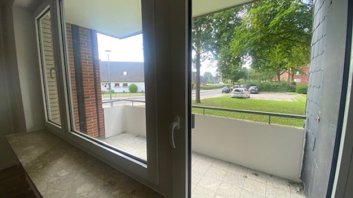 Frisch renovierte 4 Zi-Whg im EG + Balkon + Gäste-WC + Kellerraum in Brunsbüttel Otto Stöben GmbH