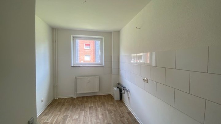 Frisch renovierte 4 Zi-Whg im EG + Balkon + Gäste-WC + Kellerraum in Brunsbüttel Otto Stöben GmbH