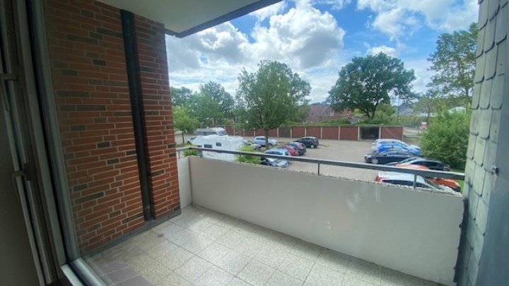 Frisch renovierte 2-Zimmer-Wohnung + Balkon + optional Garage, Brunsbüttel - OTTO STÖBEN GmbH
