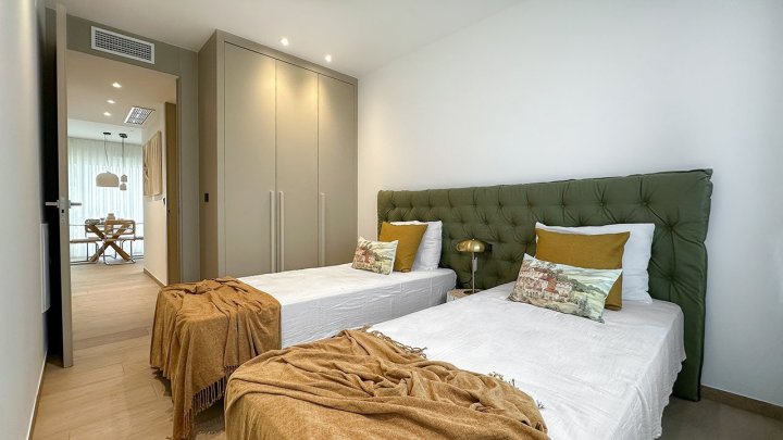 Obergeschoss-Wohnungen mit 3 Schlafzimmern, 2 Bädern, Dachterrasse, Klimaanlage und Gemeinschaftspool in der wunderschönen Golfanlage La Finca Resort
