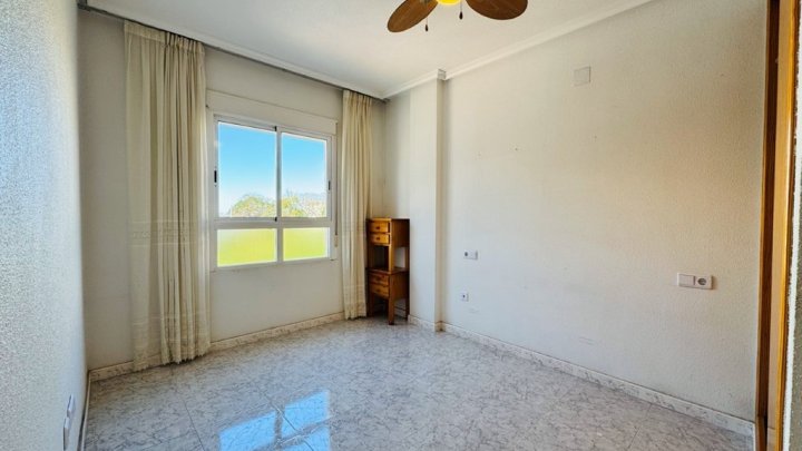 Wohnung mit 2 Schlafzimmern und 1 Bad im Zentrum von La Mata und nur 100 m vom Strand entfernt