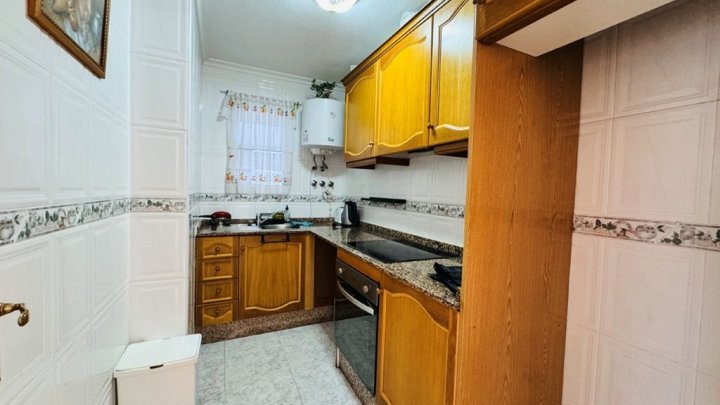 Wohnung mit 2 Schlafzimmern und 1 Bad im Zentrum von La Mata und nur 100 m vom Strand entfernt