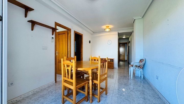 Wohnung mit 2 Schlafzimmern und 1 Bad im Zentrum von La Mata und nur 100 m vom Strand entfernt