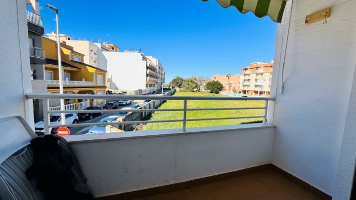 Wohnung mit 2 Schlafzimmern und 1 Bad im Zentrum von La Mata und nur 100 m vom Strand entfernt