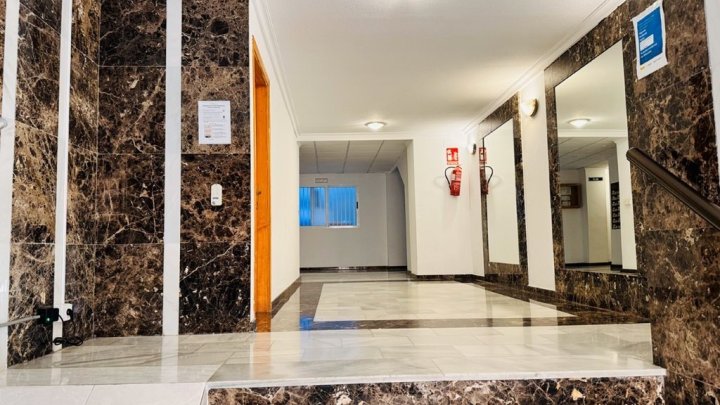 Wohnung mit 2 Schlafzimmern und 1 Bad im Zentrum von La Mata und nur 100 m vom Strand entfernt
