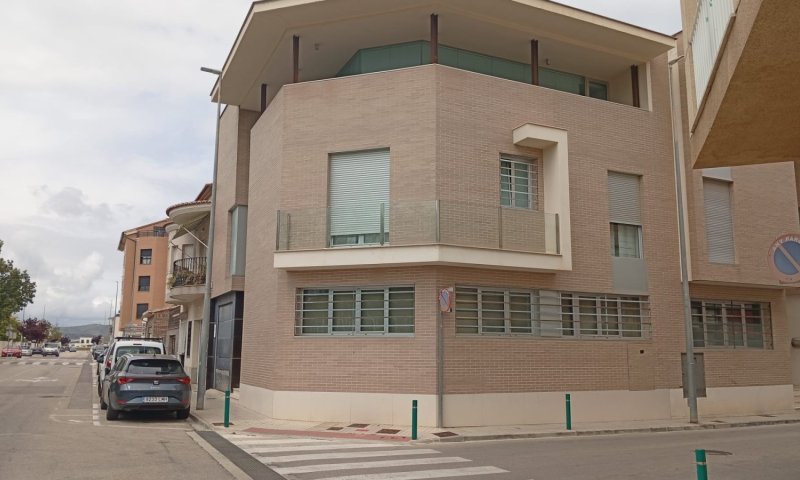 Schönes modernes Eck-Stadthaus mit 4 SZ, 2 Bäder, Garage und vielen Extras