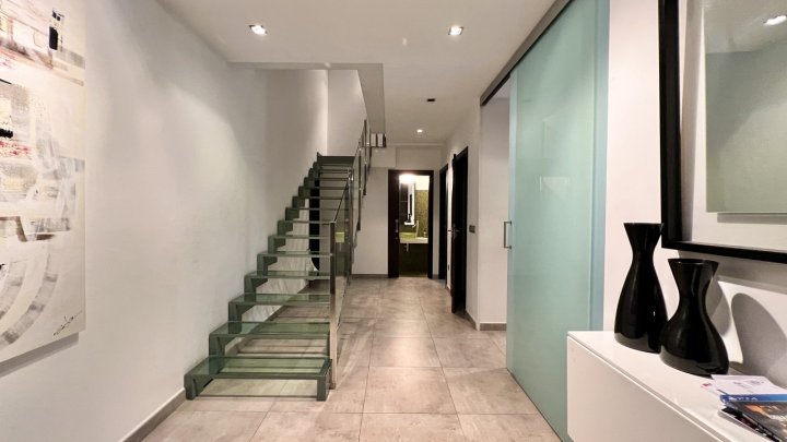 Schönes modernes Eck-Stadthaus mit 4 SZ, 2 Bäder, Garage und vielen Extras