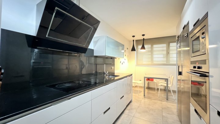 Schönes modernes Eck-Stadthaus mit 4 SZ, 2 Bäder, Garage und vielen Extras