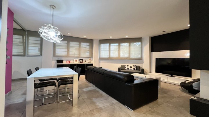 Schönes modernes Eck-Stadthaus mit 4 SZ, 2 Bäder, Garage und vielen Extras