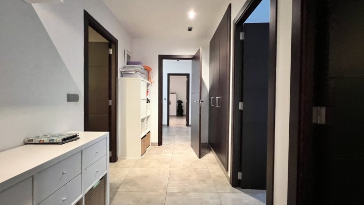 Schönes modernes Eck-Stadthaus mit 4 SZ, 2 Bäder, Garage und vielen Extras