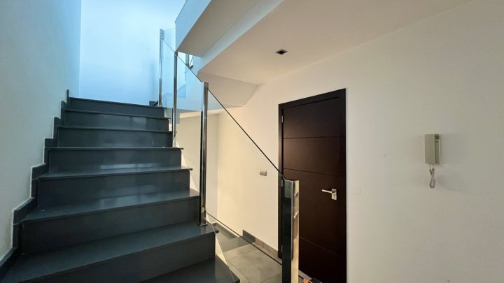 Schönes modernes Eck-Stadthaus mit 4 SZ, 2 Bäder, Garage und vielen Extras