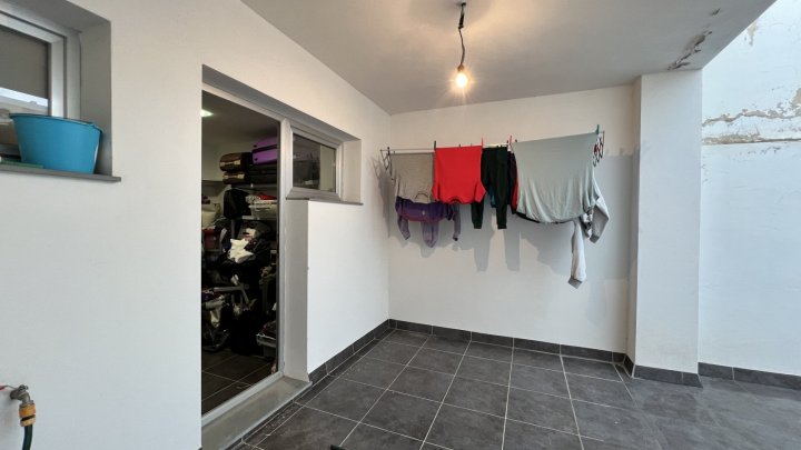 Schönes modernes Eck-Stadthaus mit 4 SZ, 2 Bäder, Garage und vielen Extras