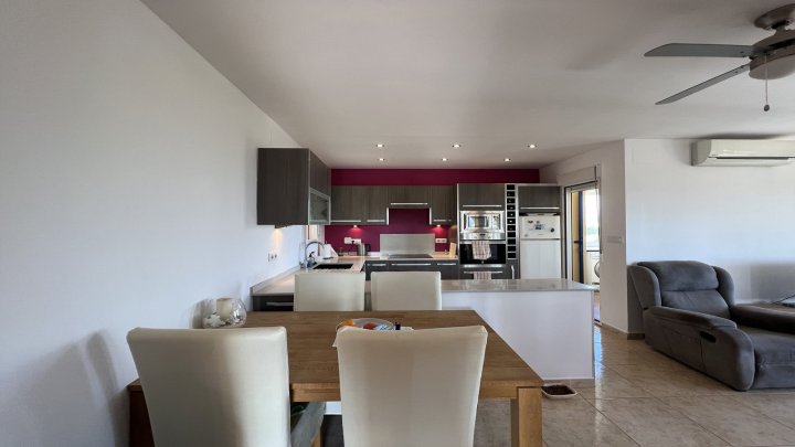 Schöne 3 SZ Villa mit Pool mit Panoramablick, BBQ Bereich, Parkplatz