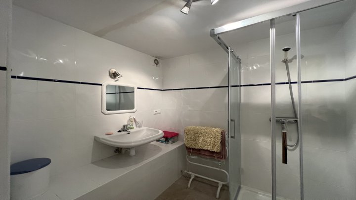 Schöne 3 SZ Villa mit Pool mit Panoramablick, BBQ Bereich, Parkplatz