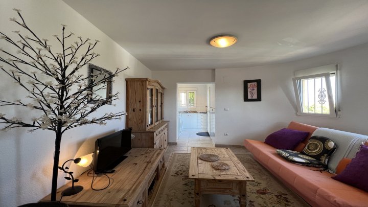 Schöne 3 SZ Villa mit Pool mit Panoramablick, BBQ Bereich, Parkplatz