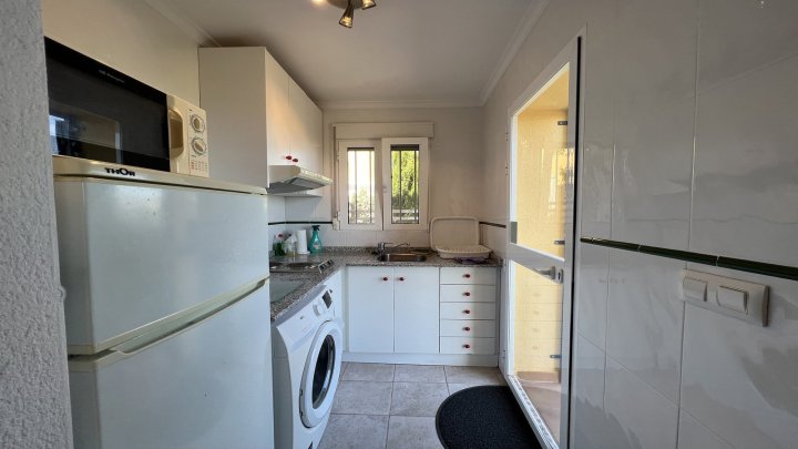 Schöne 3 SZ Villa mit Pool mit Panoramablick, BBQ Bereich, Parkplatz