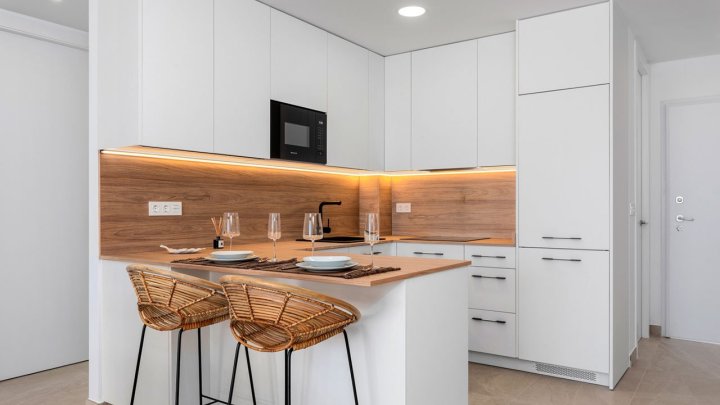 Appartements mit 2 Schlafzimmern, 2 Bädern, Einbauküchen mit Elektrogeräten und Gemeinschaftspool