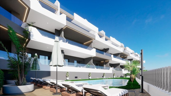 Appartements mit 4 Schlafzimmern, 2 Bädern, Einbauküchen mit Elektrogeräten und Gemeinschaftspool