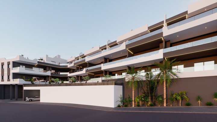 Appartements mit 4 Schlafzimmern, 2 Bädern, Einbauküchen mit Elektrogeräten und Gemeinschaftspool