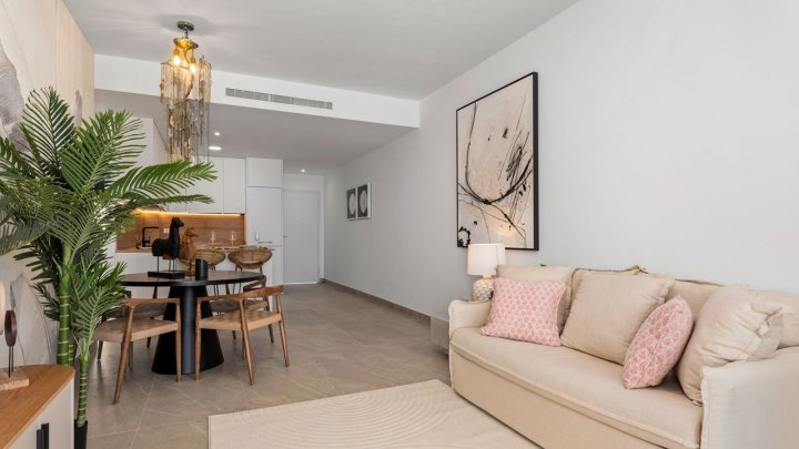 Appartements mit 4 Schlafzimmern, 2 Bädern, Einbauküchen mit Elektrogeräten und Gemeinschaftspool