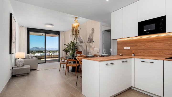 Appartements mit 4 Schlafzimmern, 2 Bädern, Einbauküchen mit Elektrogeräten und Gemeinschaftspool