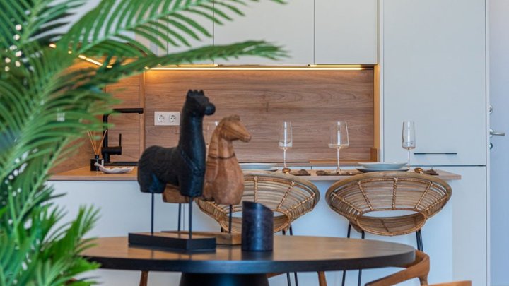 Appartements mit 4 Schlafzimmern, 2 Bädern, Einbauküchen mit Elektrogeräten und Gemeinschaftspool